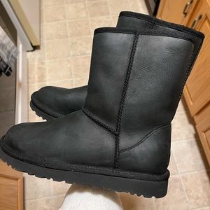 Ugg Classic Shearling  Short  Water Resistant Boot 8M